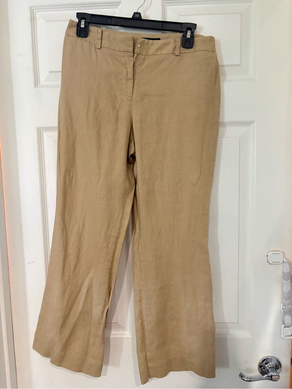 Anne Klein Linen Pants w/small spot on back leg.